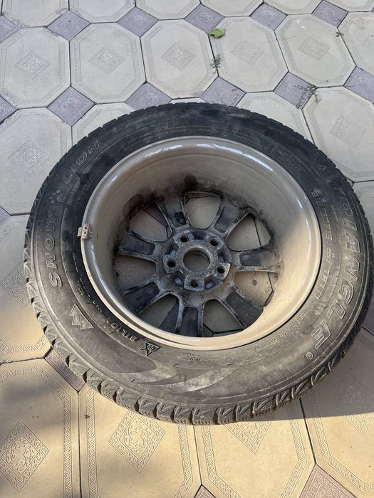 Продам диски с шинами от тойоты
