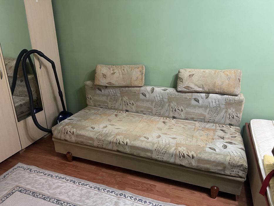 Продается диван 18000 тенге