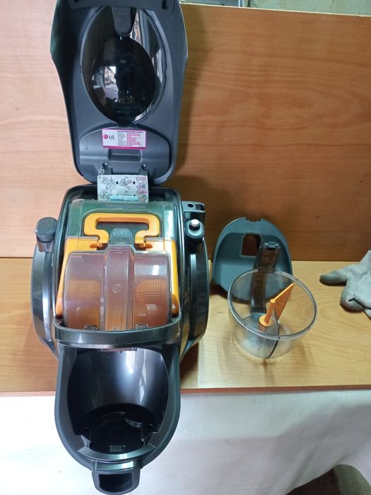 Продам пылесос LG