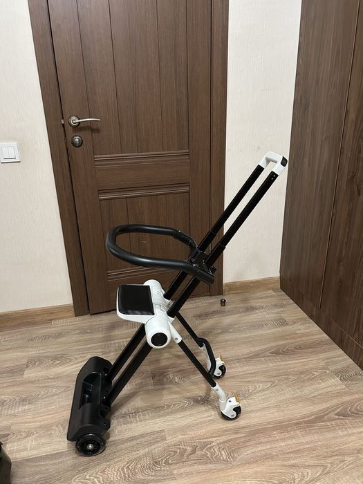 Продам чемодан коляску