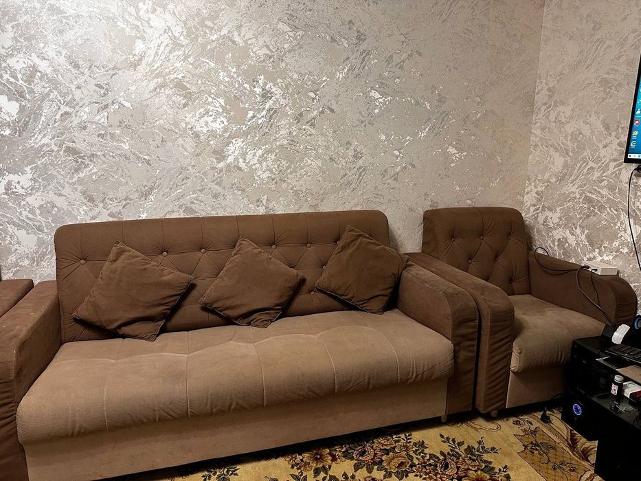 Продается кресло диван