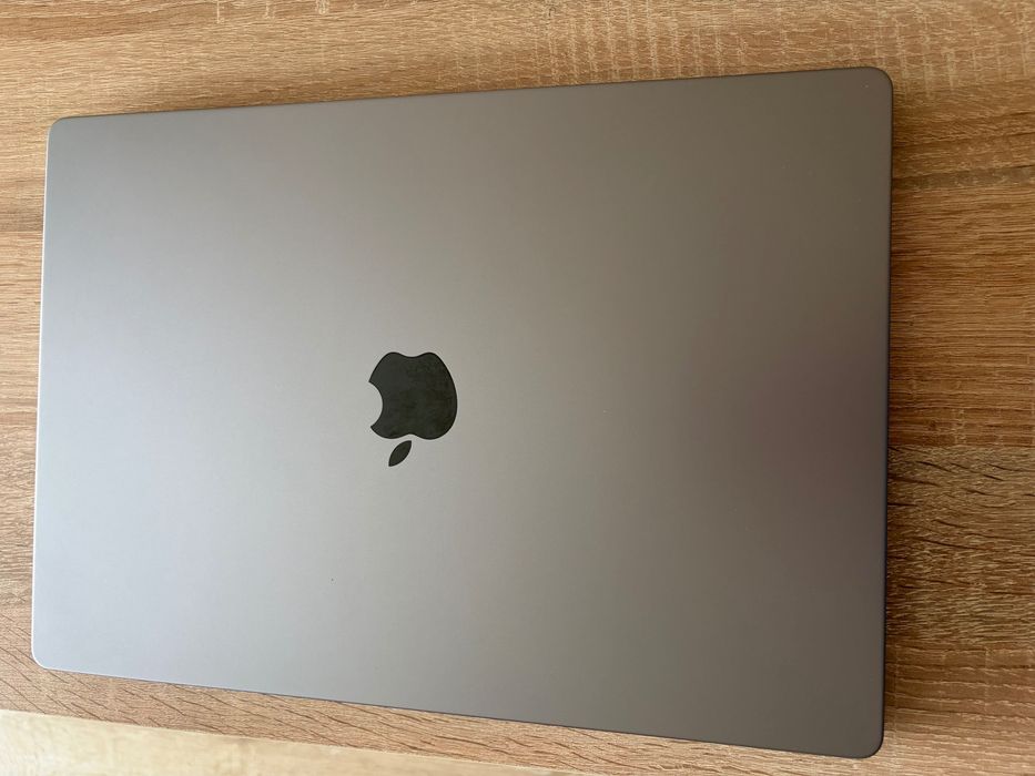 MacBook Pro M1 Pro 16GB / 256GB Space Gray