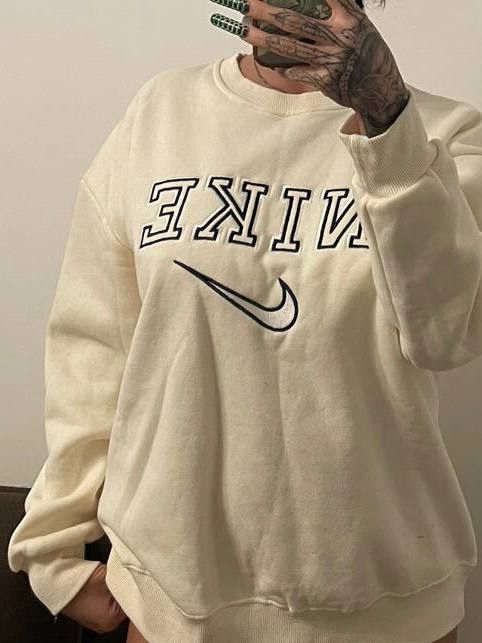 Свитшот молочный NIKE ретро