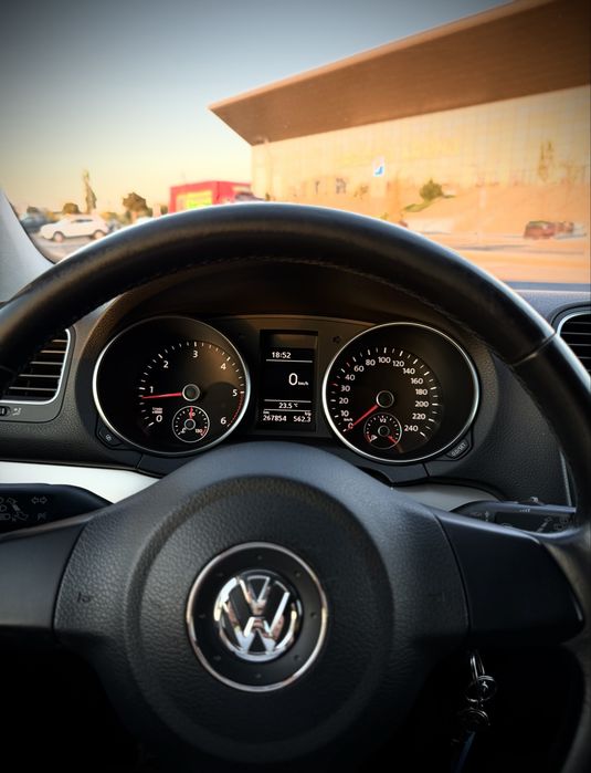 VOLKSWAGEN Golf 2010 — imagine 5