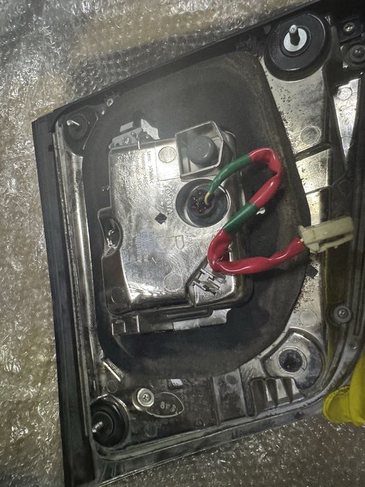 Задние фары Lexus 570-й