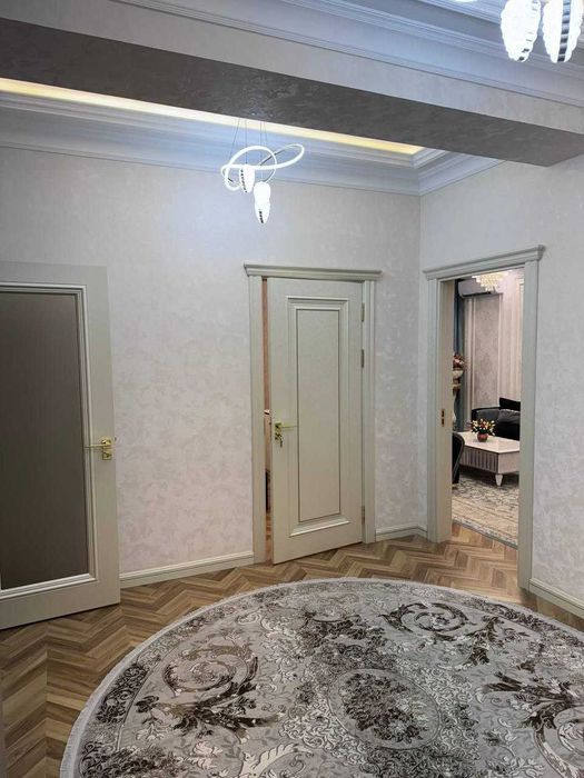 Срочно 2 х комнатная Продается 6 квартал чиланзар