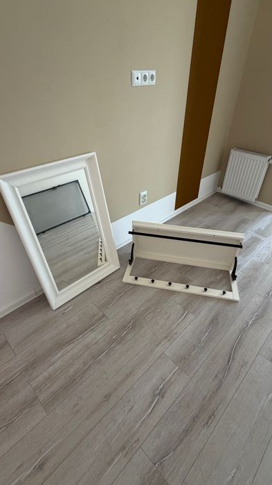 Oglinda si Cuier ikea