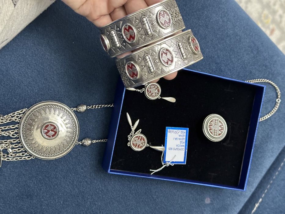 Продам серебро набор