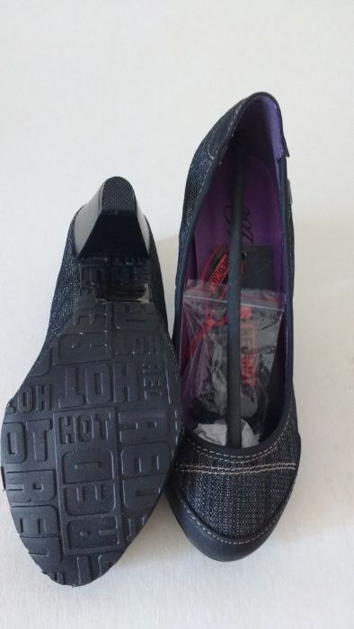 Обувки с ток RED HOT, текстил, номер 37