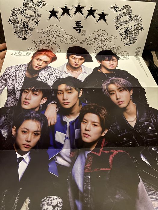 официальный k-pop альбом Stray Kids S-Class