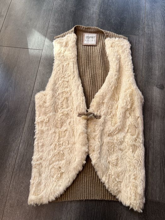 Дамски елеци-20 лв