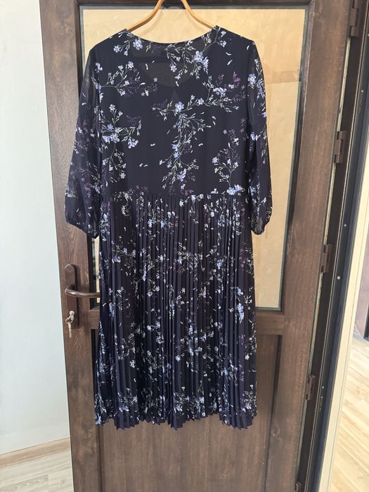 Продам платье в хорошем состоянии.