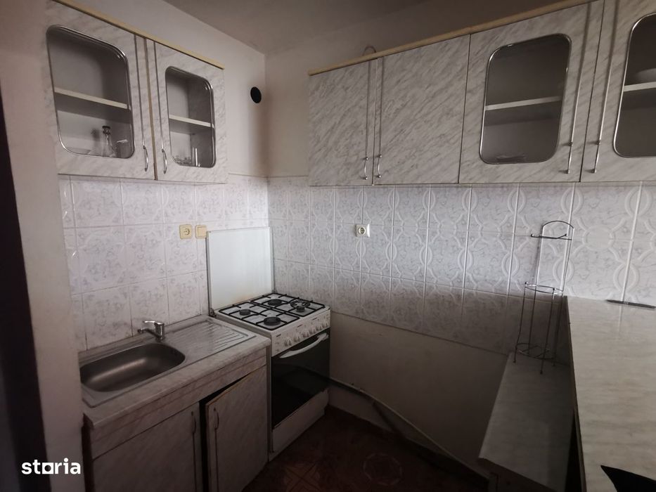 Garsoniere zona Cornisa mobilate si utilate