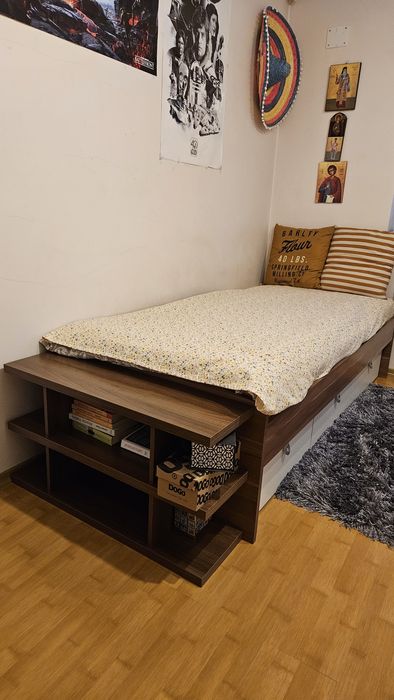 Vand mobilier camera tineret