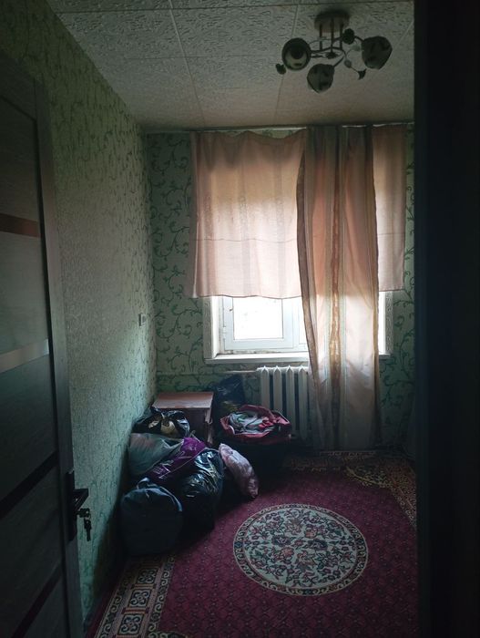 Srochna 3 xonali kvartira sotiladi