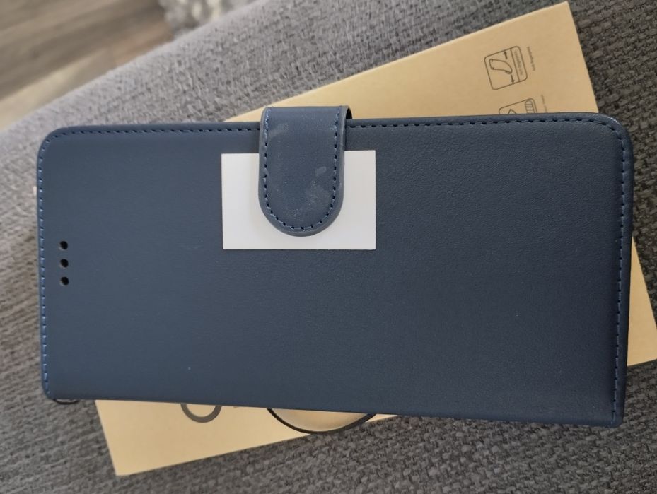 Калъф и протектор