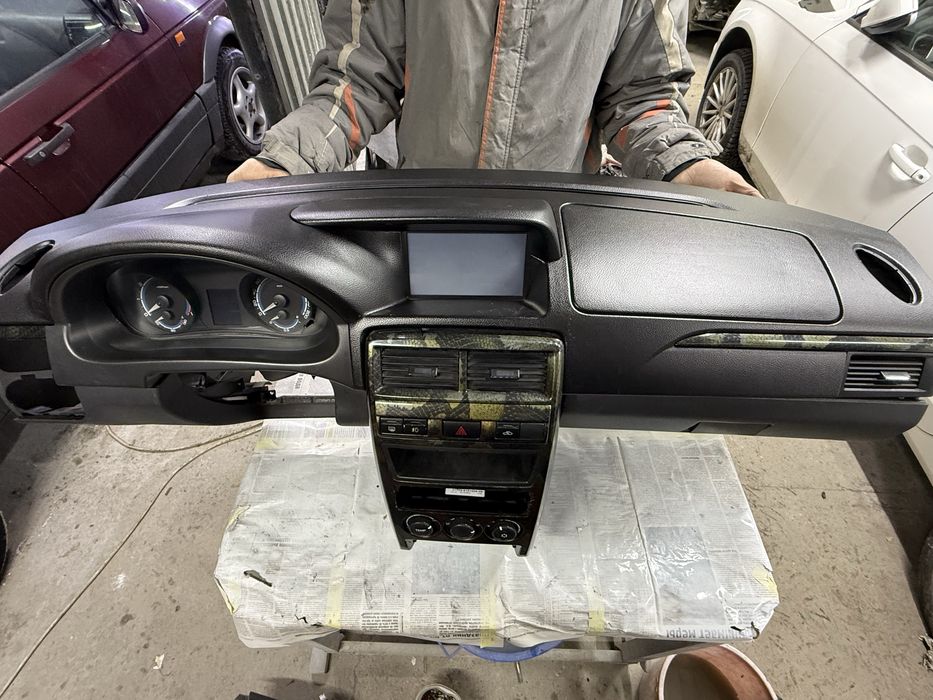 Панель приора 2( полу люкс )