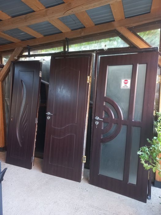 Uși de interior bune 600 de lei toate trei