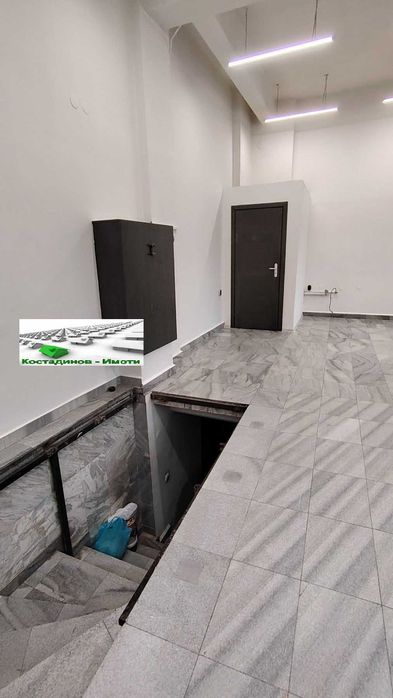 Дава се под наем Магазин в Пловдив, Център - 56 кв.м за 797.64 € - Снимка #2