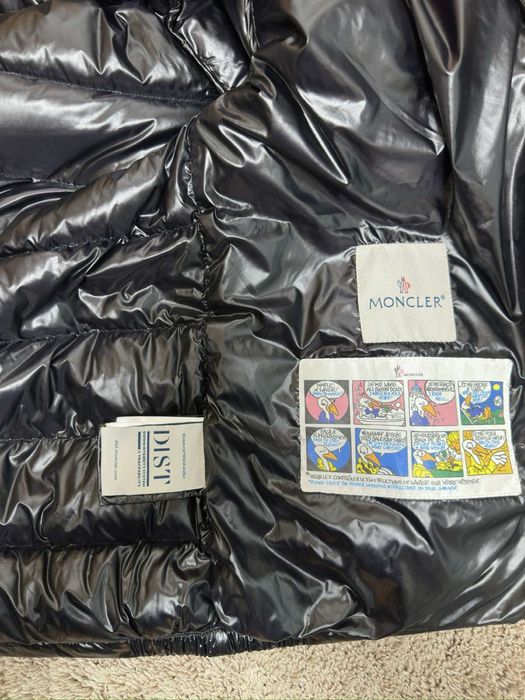 Яке Moncler L размер