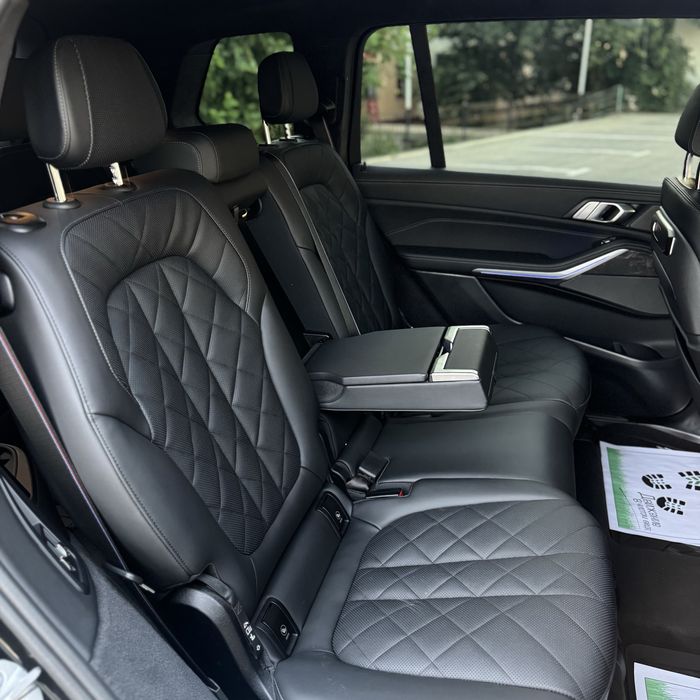 BMW X7 40i 2024.