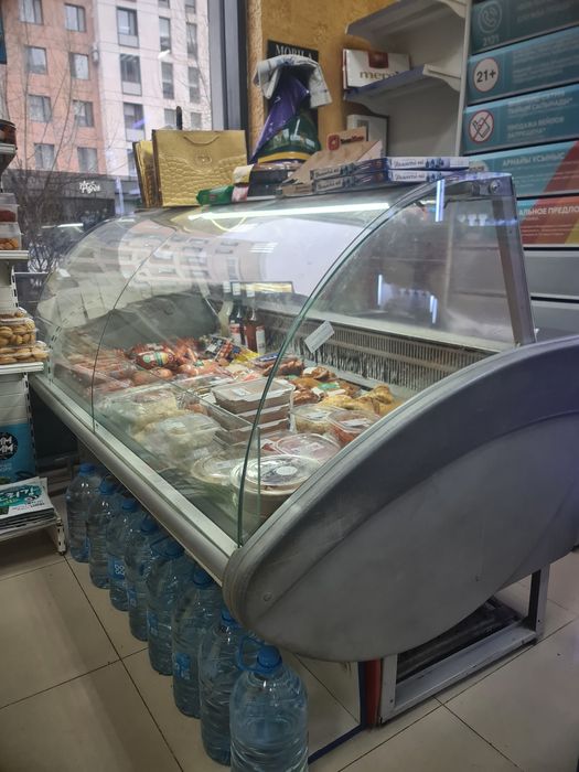 Холодильник и Стелажи