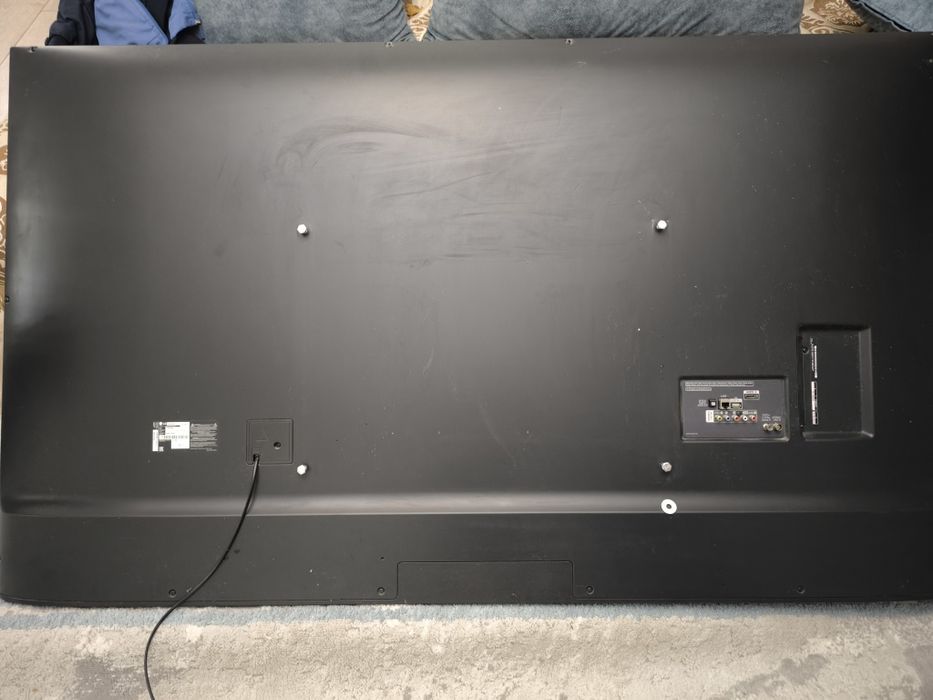 Телевизор LG 75дюьм сломано экран торг есть!