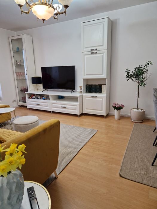 Apartament 3 camere, 2 bai, zona Consul