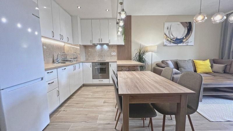 Дава се под наем Двустаен апартамент в София, Красно село - 71 кв.м за 867.51 € - Снимка #1