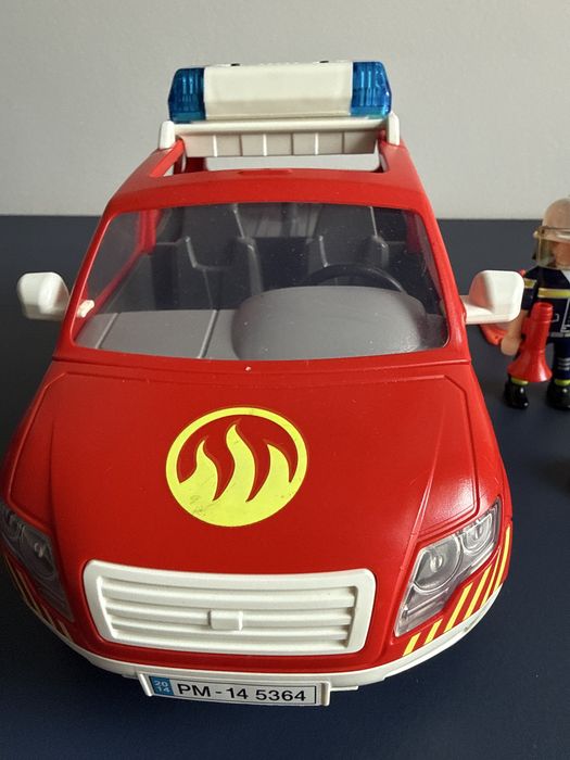 Lego-Playmobile- masina pompierului