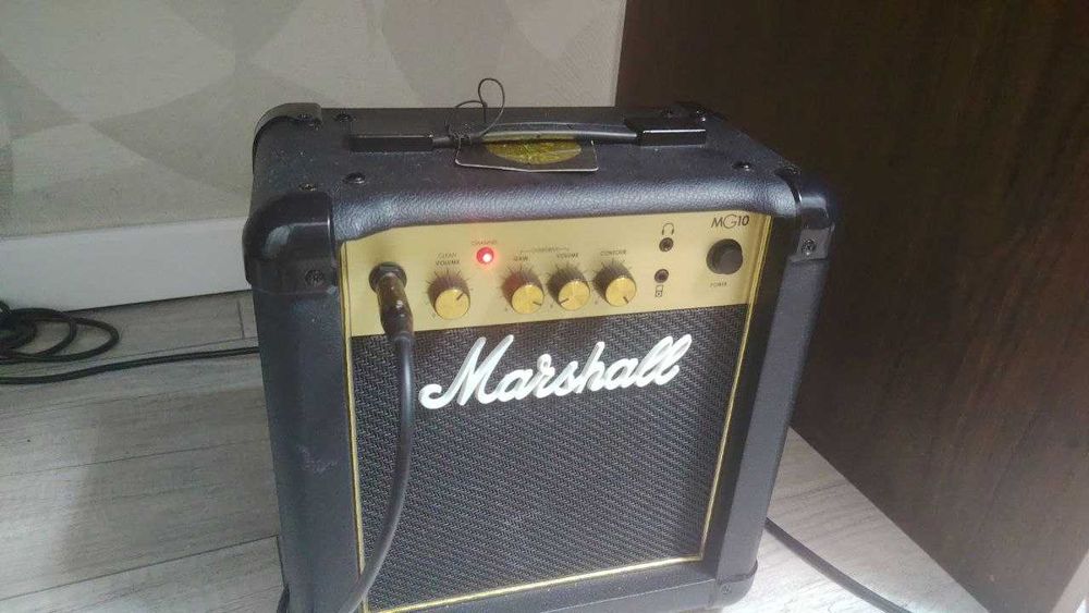 комбоусилитель Marshall mg10