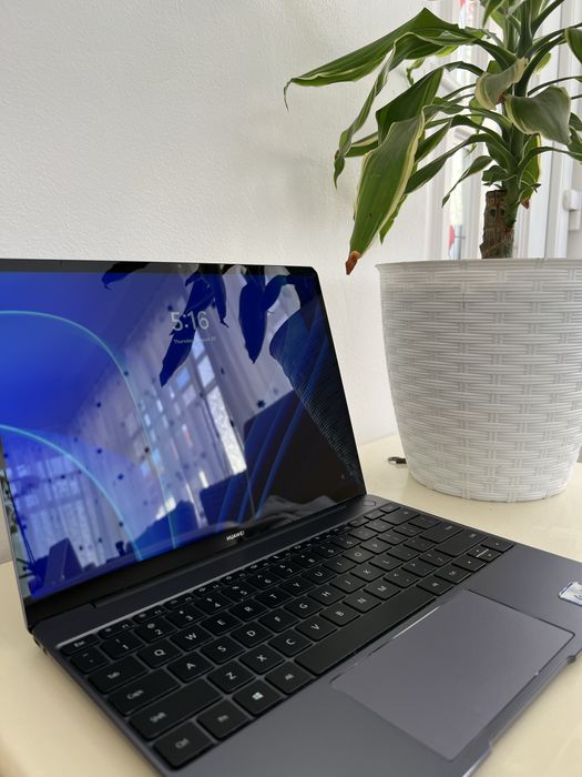 Huawei MateBook 13” – Ryzen 7 / 16GB RAM / 512GB SSD / Display OLED