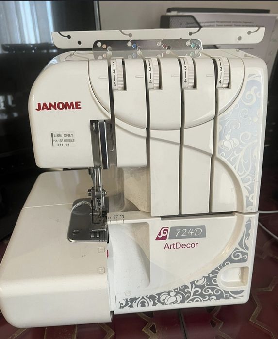 Оверлок Janome 724D