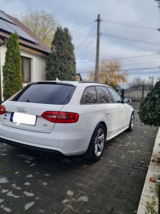 Vînd AUDI A4 B8.5