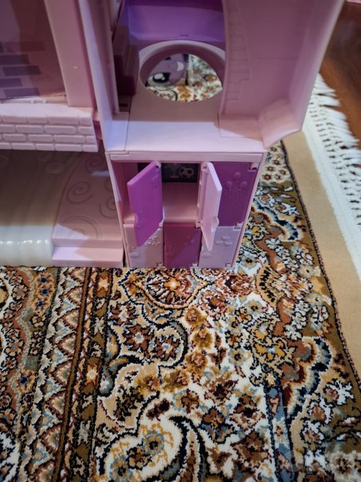 Продается игрушечный замок ПОНИ