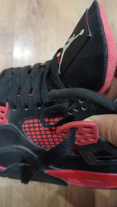 Air Jordan 4 Red Thunder