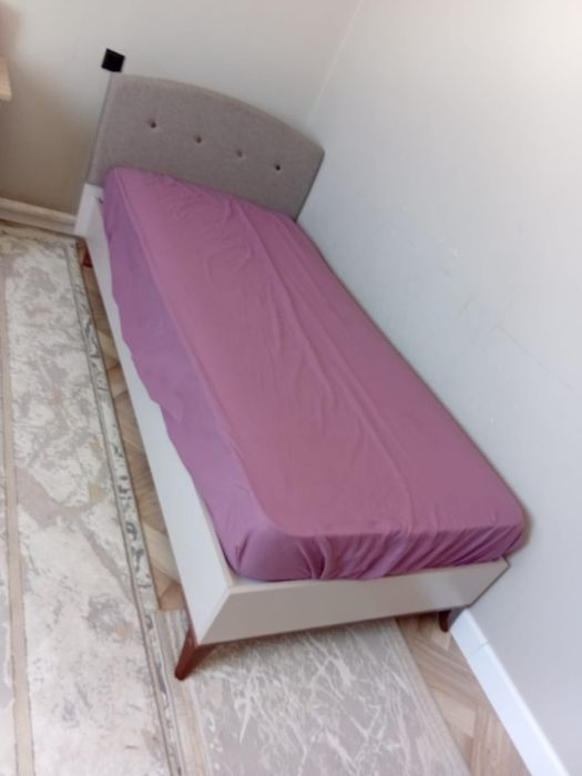 Продам кровать 90*200