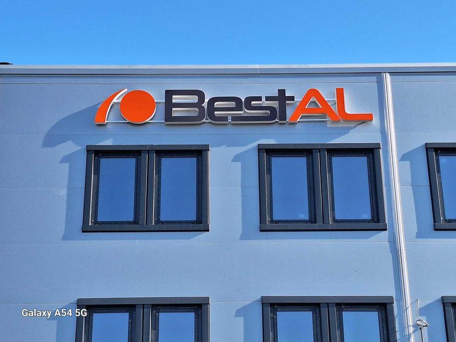 Litere volumetrice luminoase