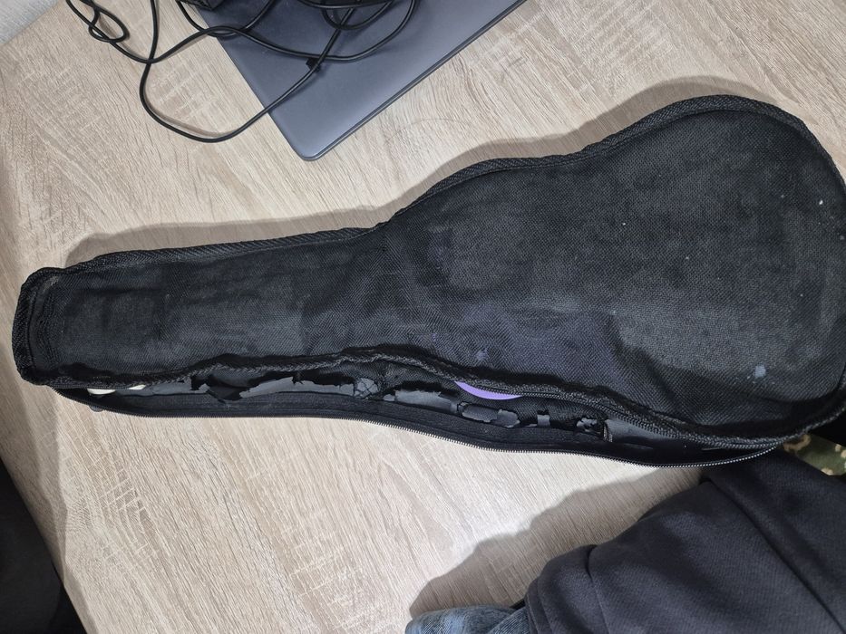 Продам укулеле бу