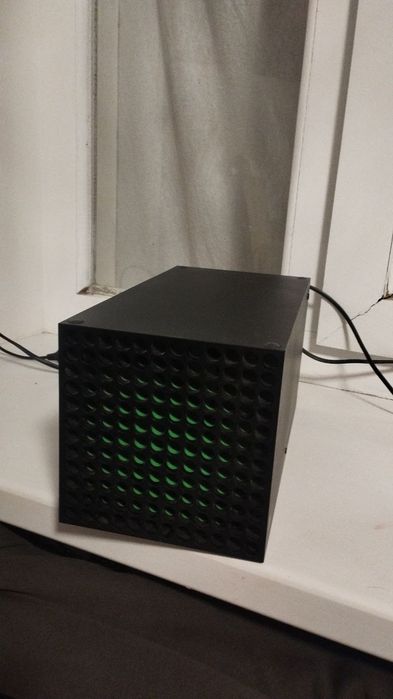 X boz Seriya X 1 Tb sotiladi