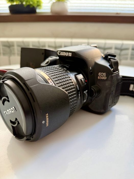Aparat foto Canon DSLR 650D
