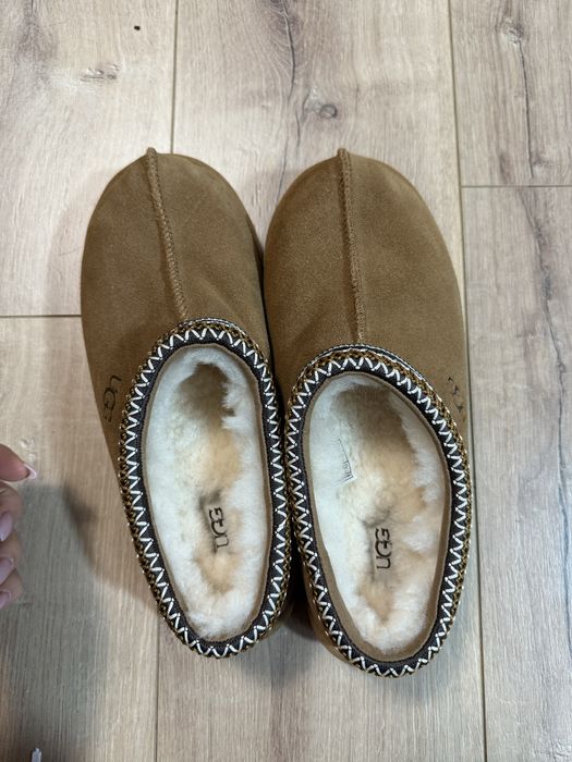 Ugg Tasman noi cu eticheta