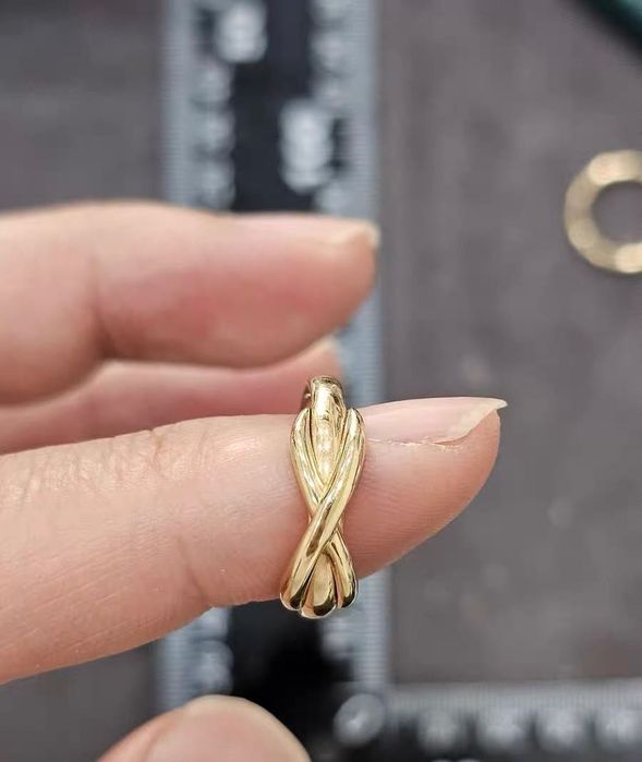 Кольцо Tiffany & Co Infinity 18k