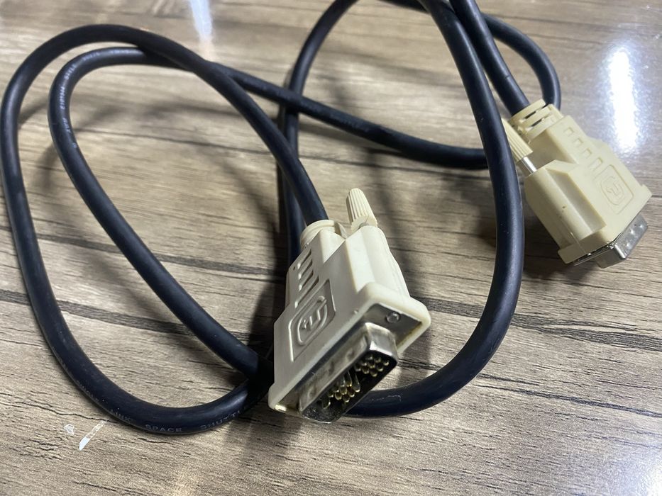 Display port DP,dp kabeli sotiladi