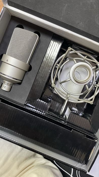 Микрофон Neumann TLM 103 коричневый