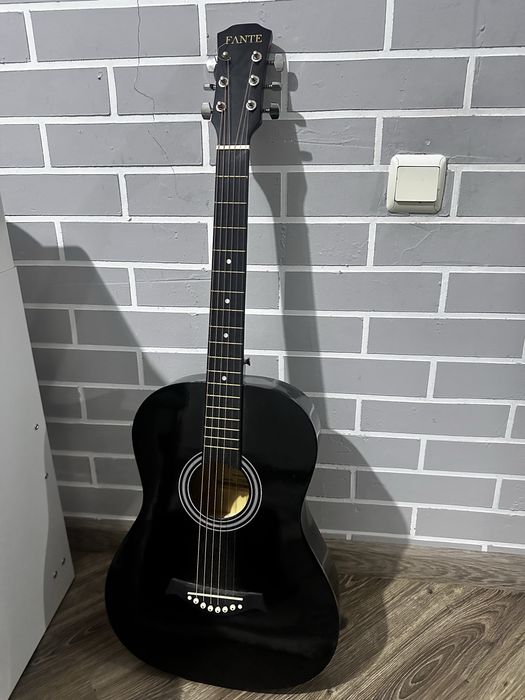 Гитара +чехол (новая)