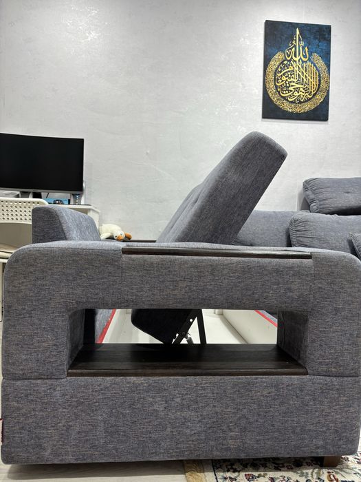 Продан Большой диван