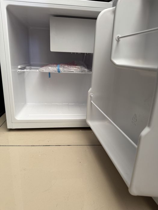 Холодильник SNOWCAP