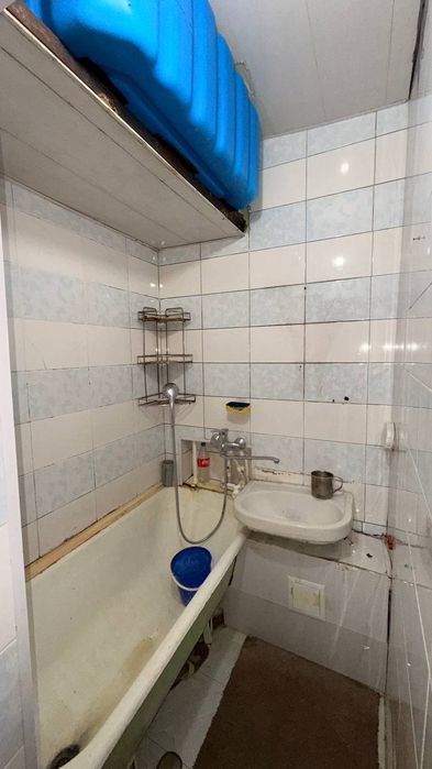 Уй сотилади 1этаж 4 хонали