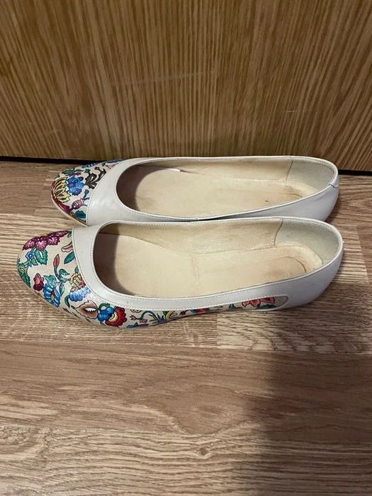 Balerini din piele naturala cu motiv floral